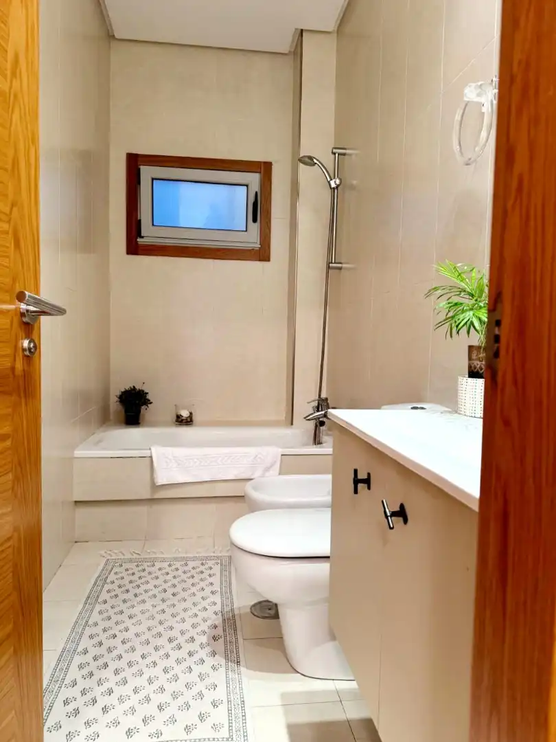Bathroom of Flat for rent in Poio  with Heating, Furnished and Balcony