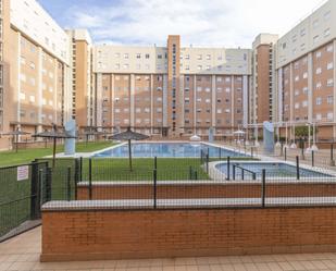 Swimming pool of Flat for sale in  Sevilla Capital  with Air Conditioner, Swimming Pool and Community pool