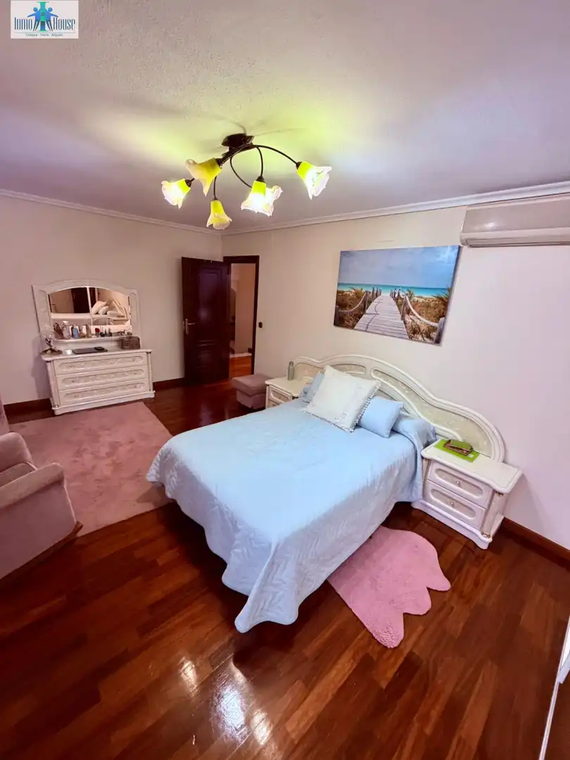 Bedroom of Detached homes for sale in Albacete  with Air Conditioner, Heating and Terrace