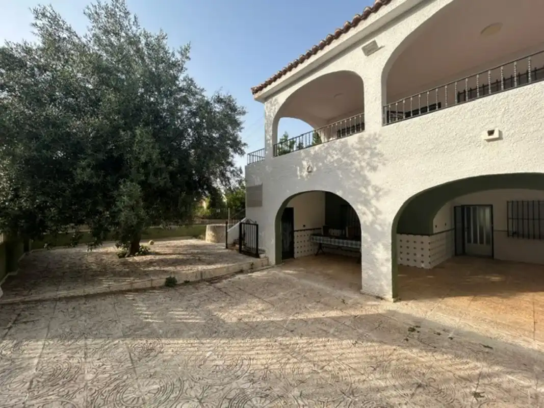 Vista exterior de Casa o xalet en venda en Palma de Gandia amb Aire condicionat, Terrassa i Piscina