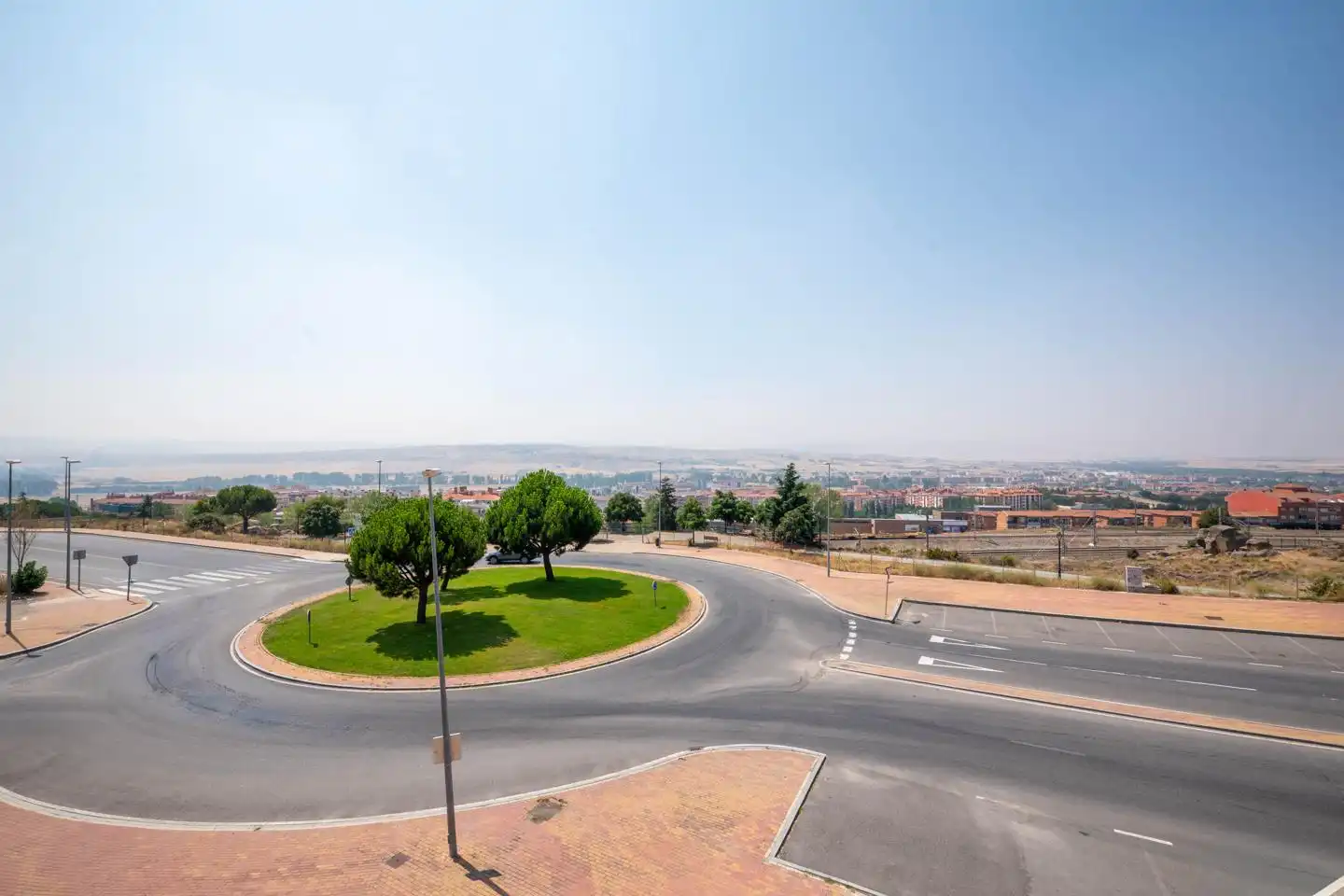 Vista exterior de Casa adosada en venta en Ávila con Calefacción, Jardín privado y Terraza