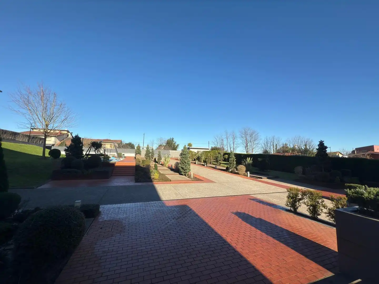 Aparcament de Pis de lloguer en Gijón  amb Calefacció, Jardí privat i Terrassa