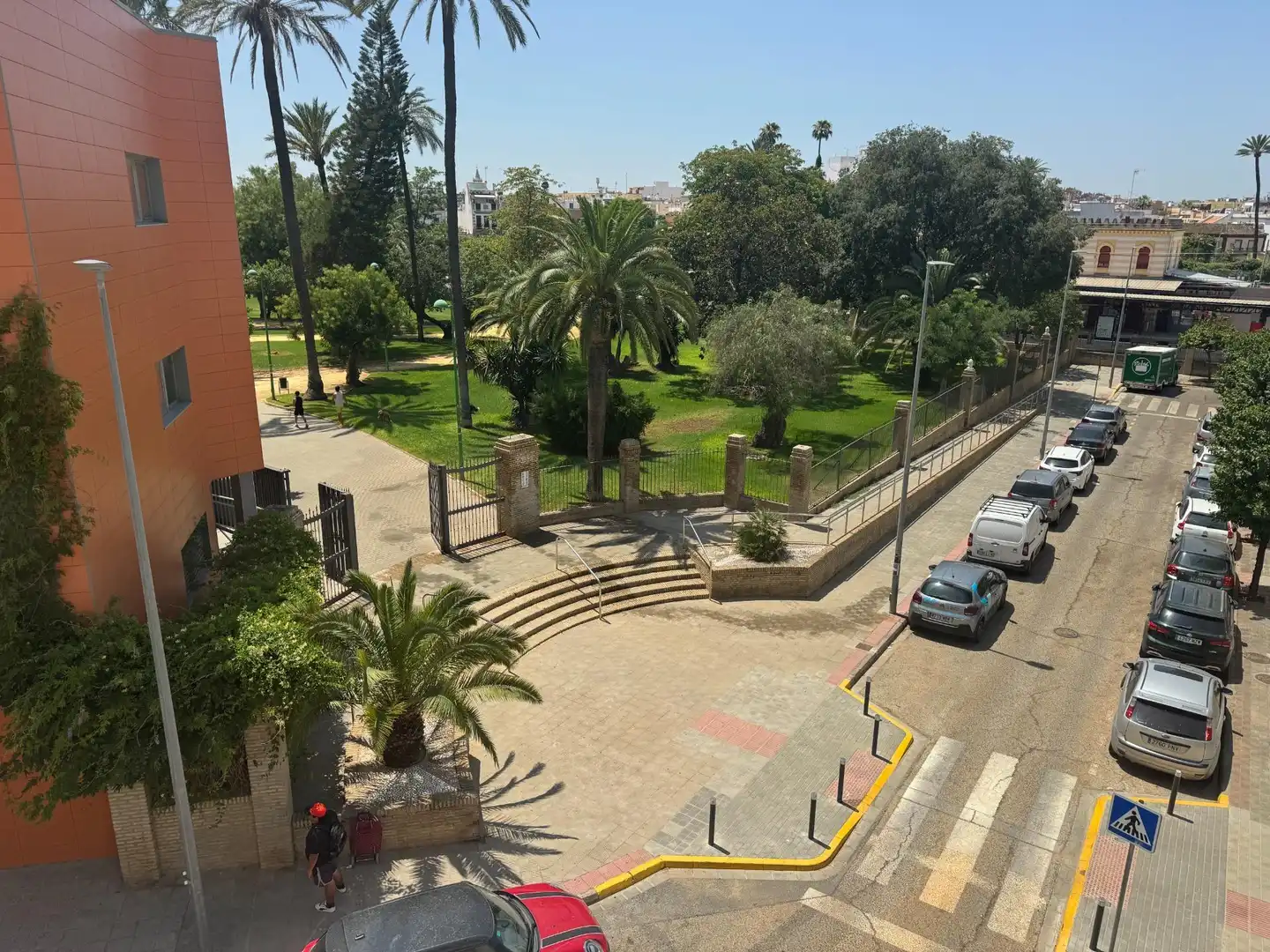 Exterior view of Flat for sale in Dos Hermanas  with Terrace and Storage room