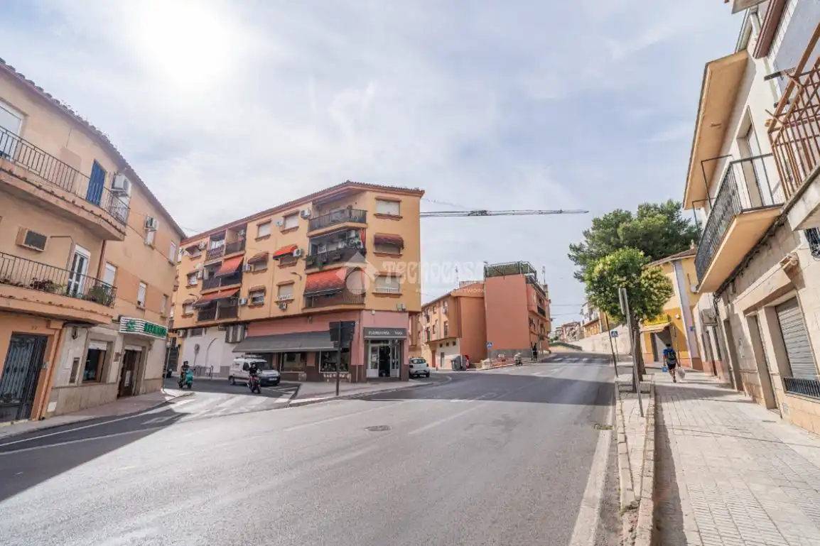 Vista exterior de Piso en venta en Linares con Aire acondicionado, Terraza y Balcón