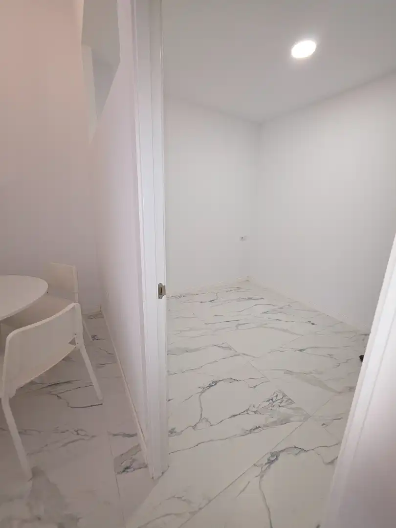 Estudio de alquiler en Calle Maestro Guerrero, 11, Parque Ayala - Jardín de la Abadía - Huelín