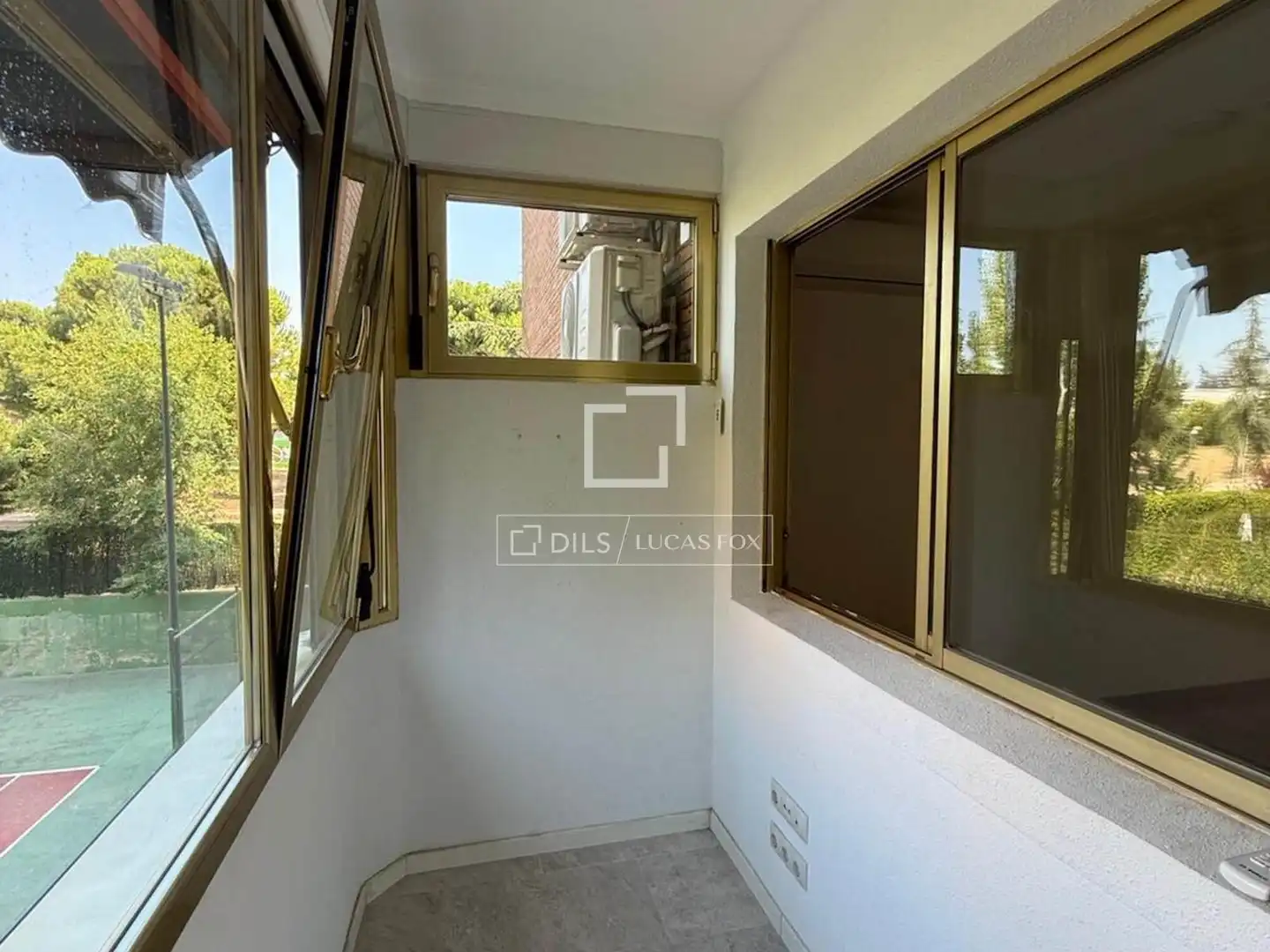 Balcony of Flat for rent in Madrid  with Air Conditioner, Heating and Private garden