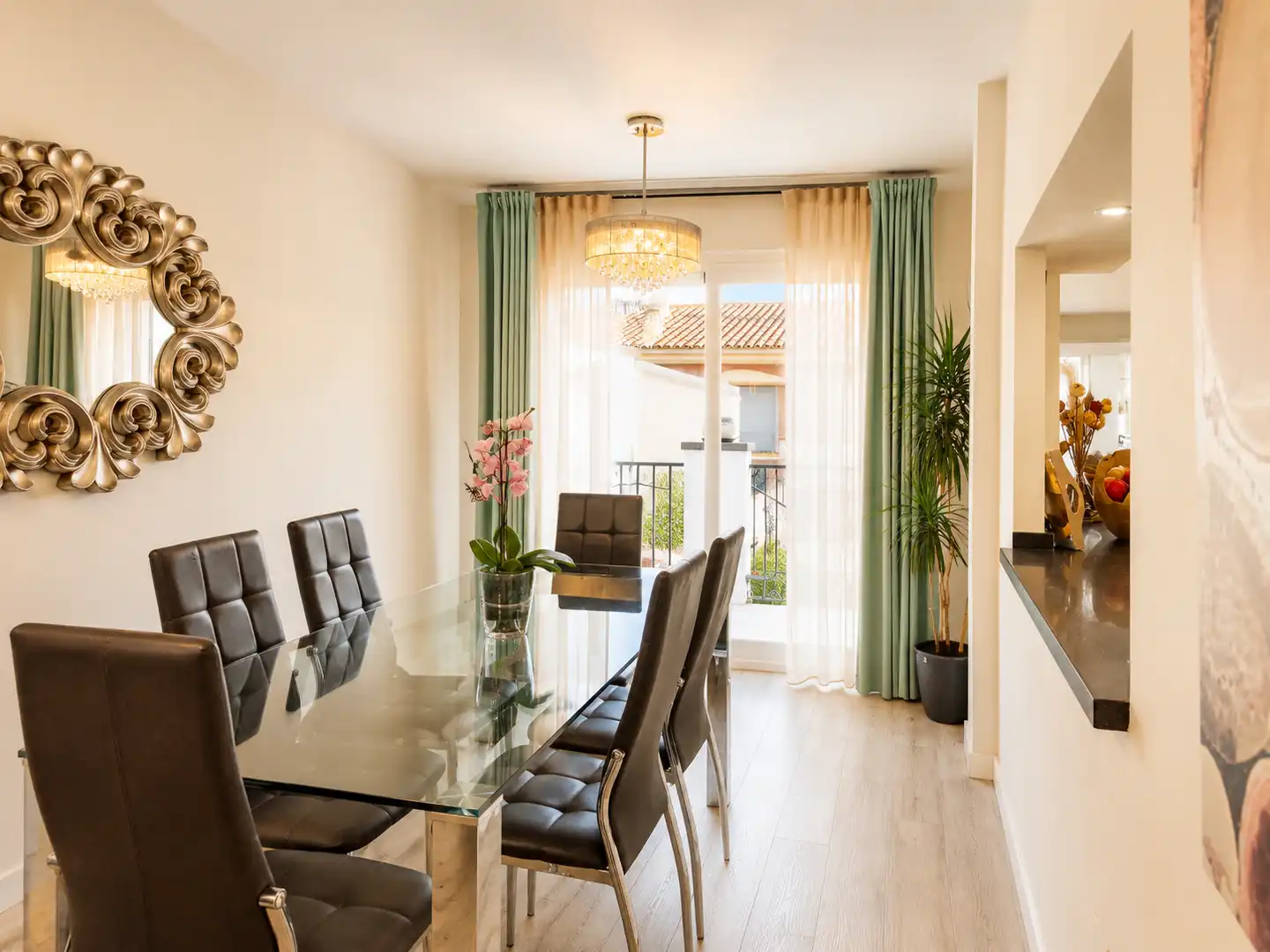 Comedor de Casa o chalet en venta en Alhaurín de la Torre con Aire acondicionado, Calefacción y Jardín privado