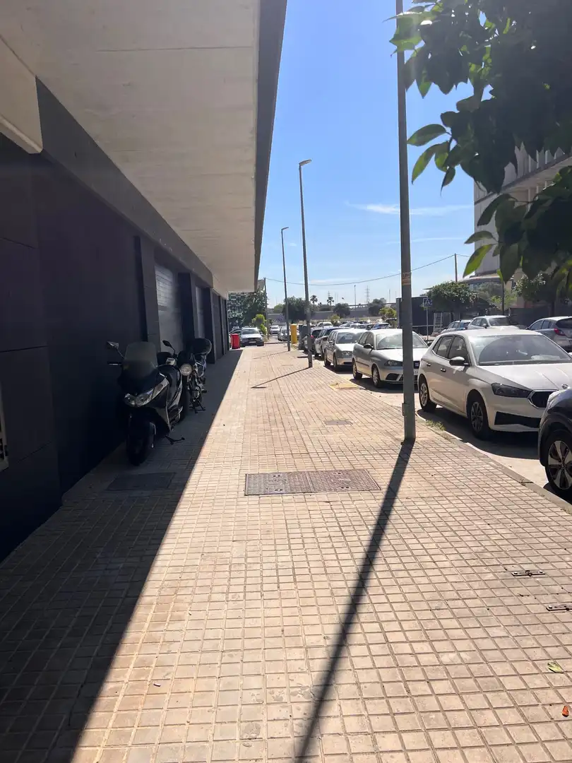 Aparcament de Local de lloguer en Camas