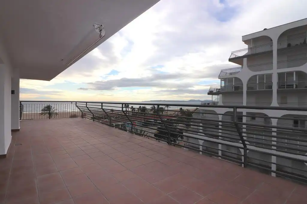 Terrace of Attic for sale in Empuriabrava  with Air Conditioner