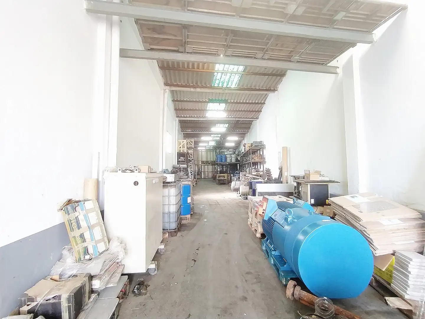 Nave industrielle à vendre à Sur