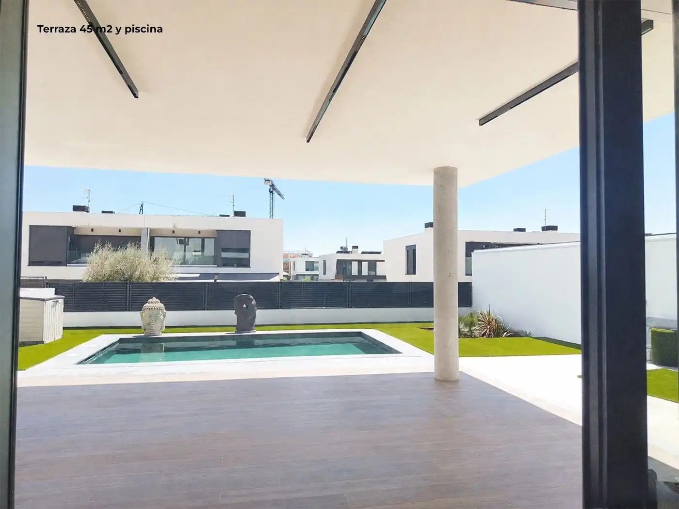 Casa con piscina en venta en Calle de Tallín 55, imagen 8