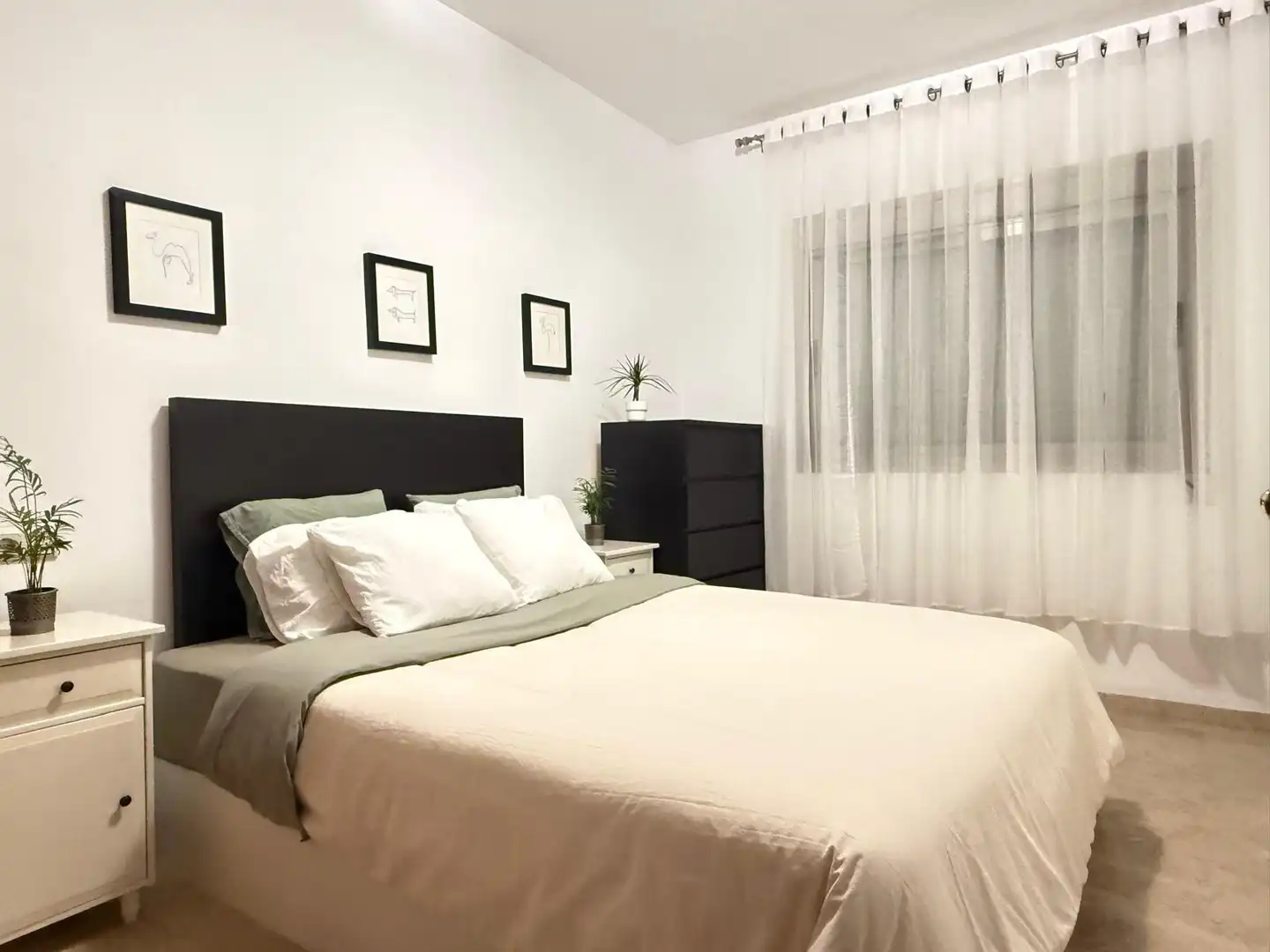Habitación de Apartamento de alquiler en Málaga con Aire acondicionado, Calefacción y Amueblado