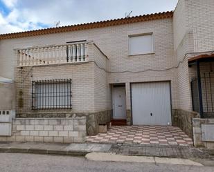 Exterior view of Single-family semi-detached for sale in El Pedernoso    with Terrace