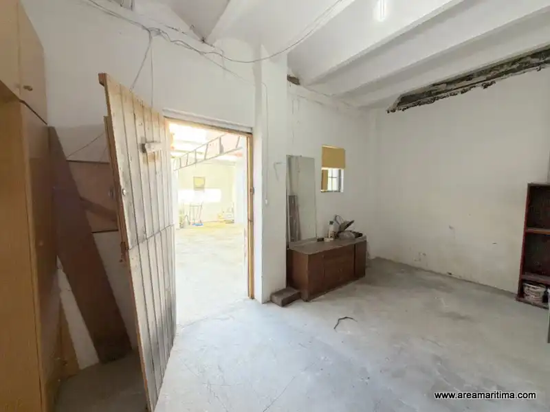 Casa adosada en venta en Valencia con Trastero y Alarma