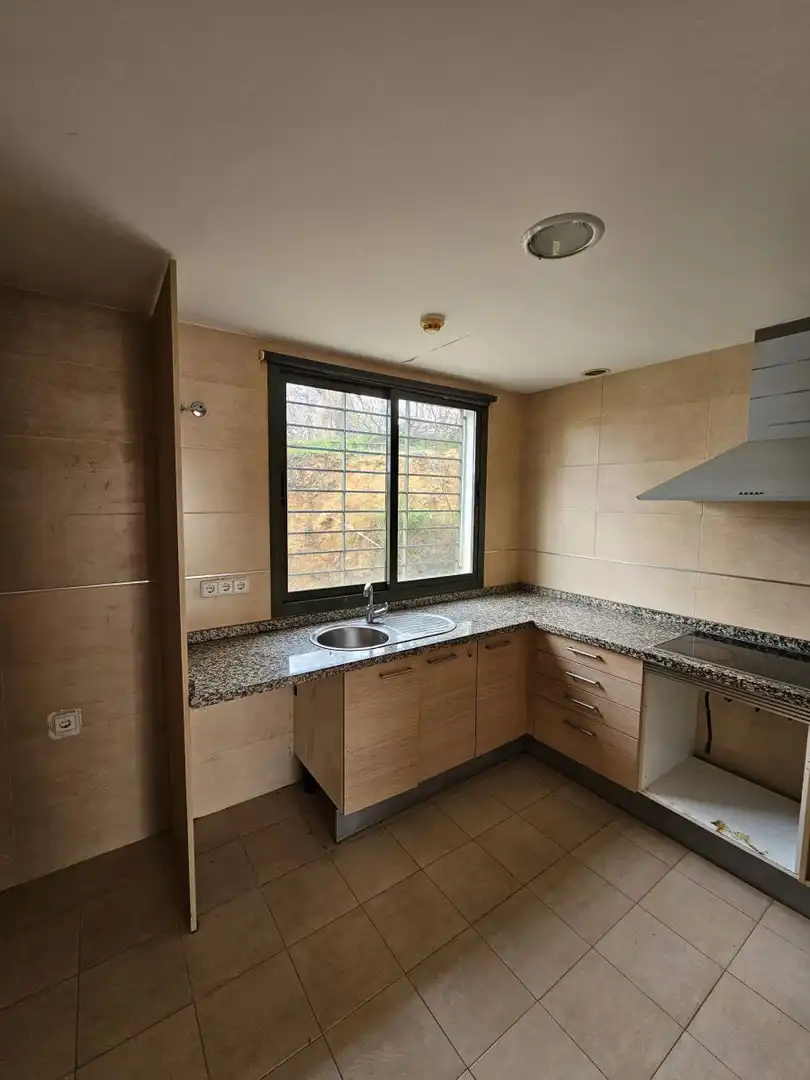 Cocina de Piso en venta en Nerja con Calefacción, Terraza y Trastero