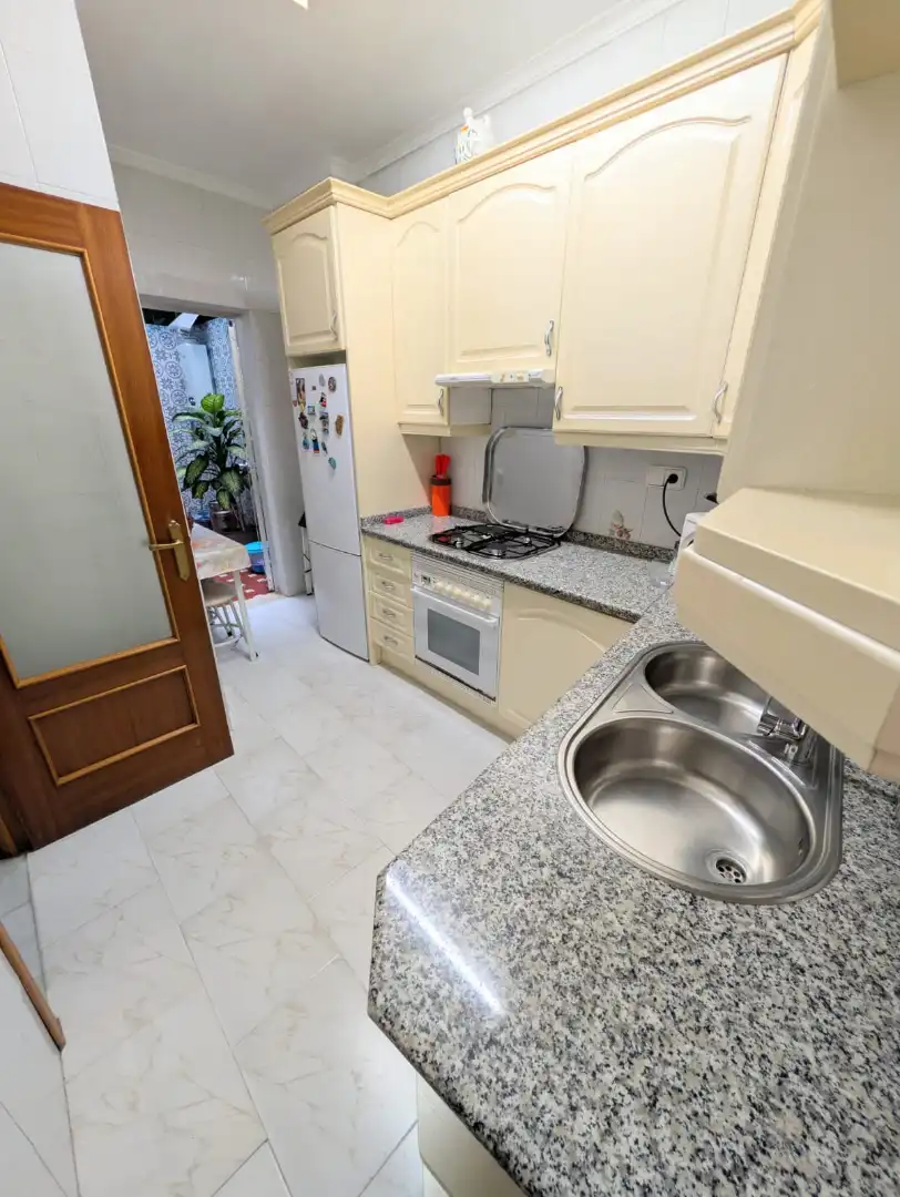 Cuina de Casa o xalet en venda en Sevilla amb Terrassa i Traster