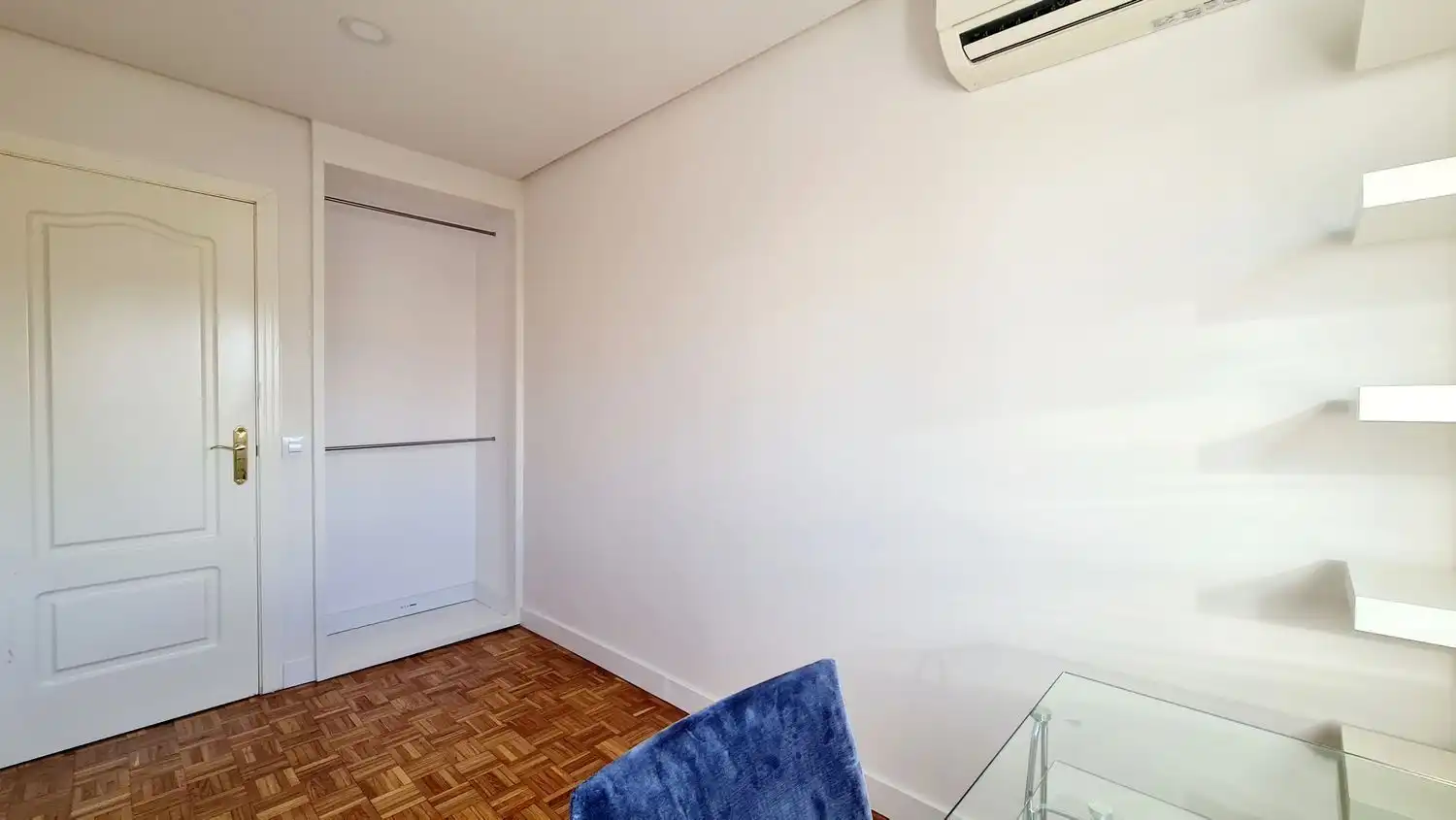 Schlafzimmer von Wohnung zur Miete in Madrid mit Klimaanlage