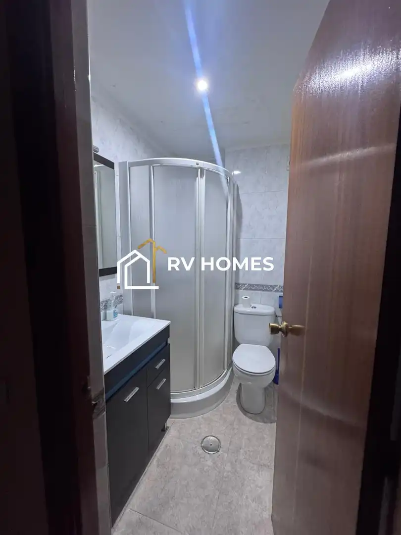Bathroom of Flat for rent in Cáceres  with Air Conditioner, Terrace and Furnished
