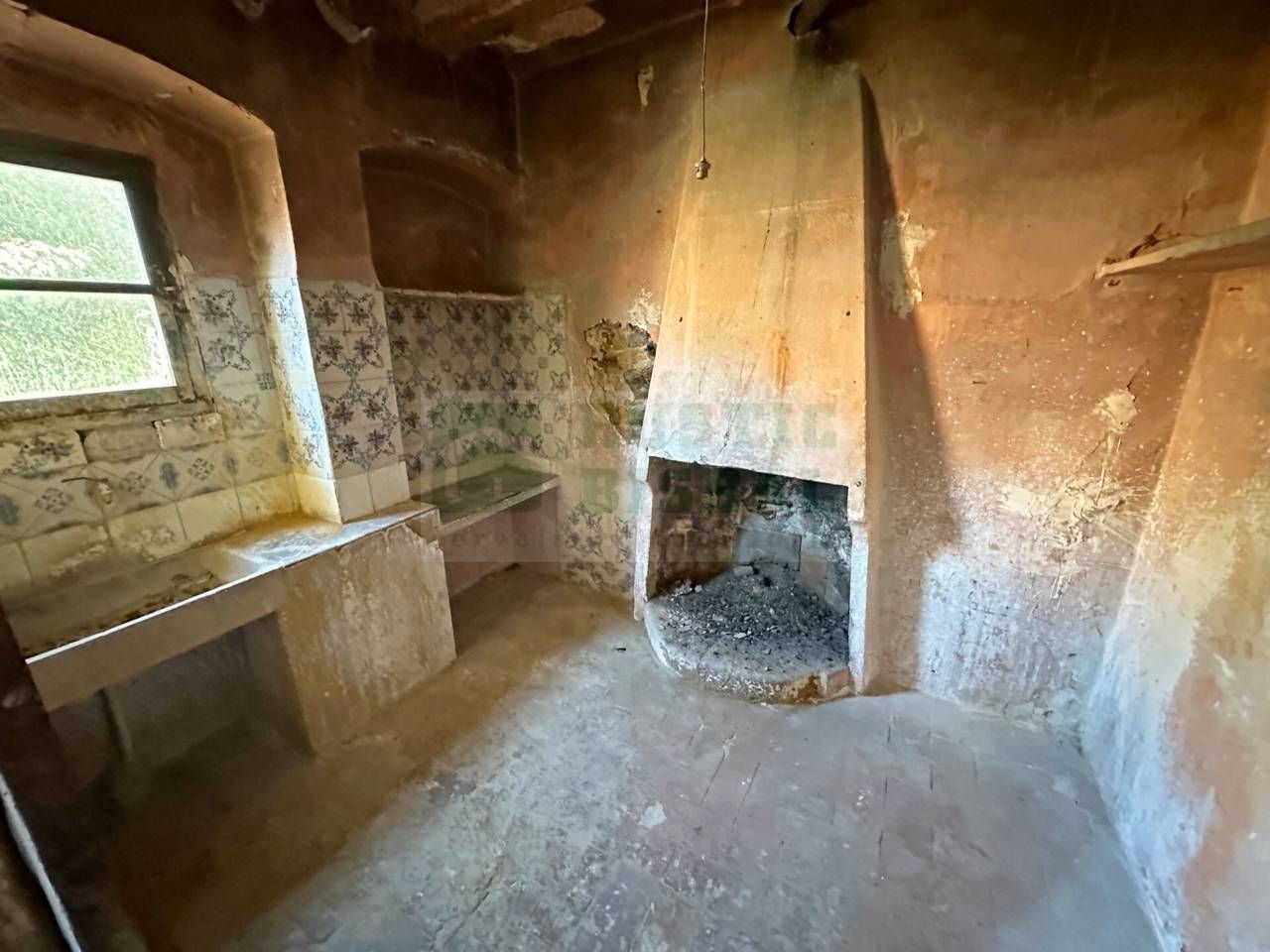 Cuina de Finca rústica en venda en La Bisbal d'Empordà