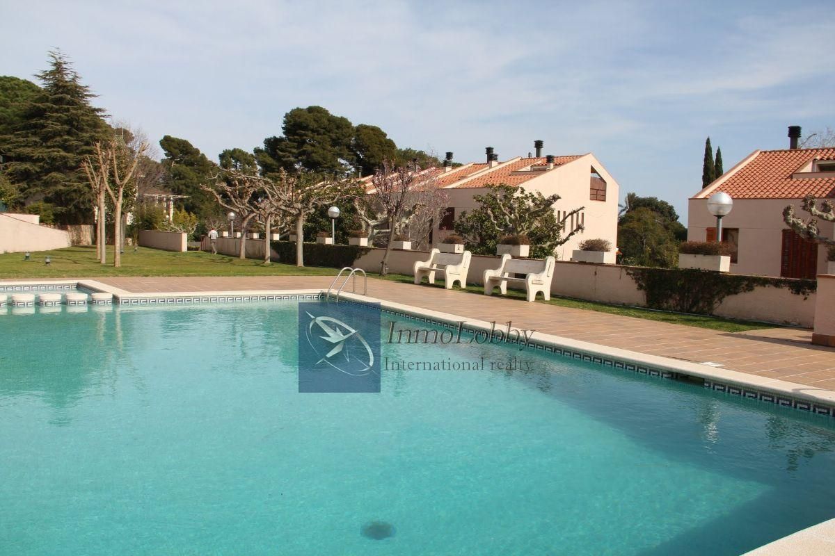Casa adosada en venda a Joan Miro, Sant Pol
