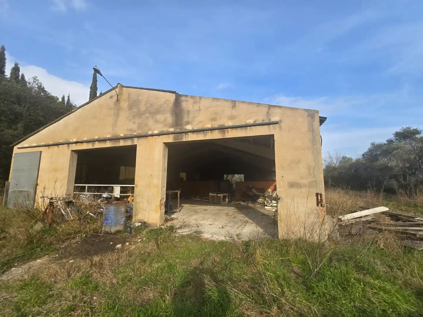 Vista exterior de Nau industrial en venda en Maià de Montcal