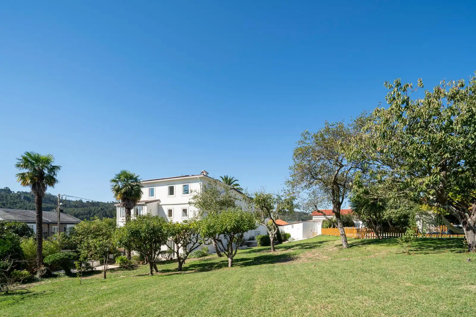 Vista exterior de Casa o xalet en venda en Culleredo amb Calefacció, Jardí privat i Traster