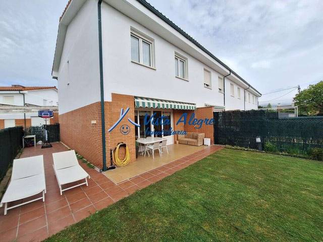 Casa adosada en Venta en Paseo Cihuri en Anguciana