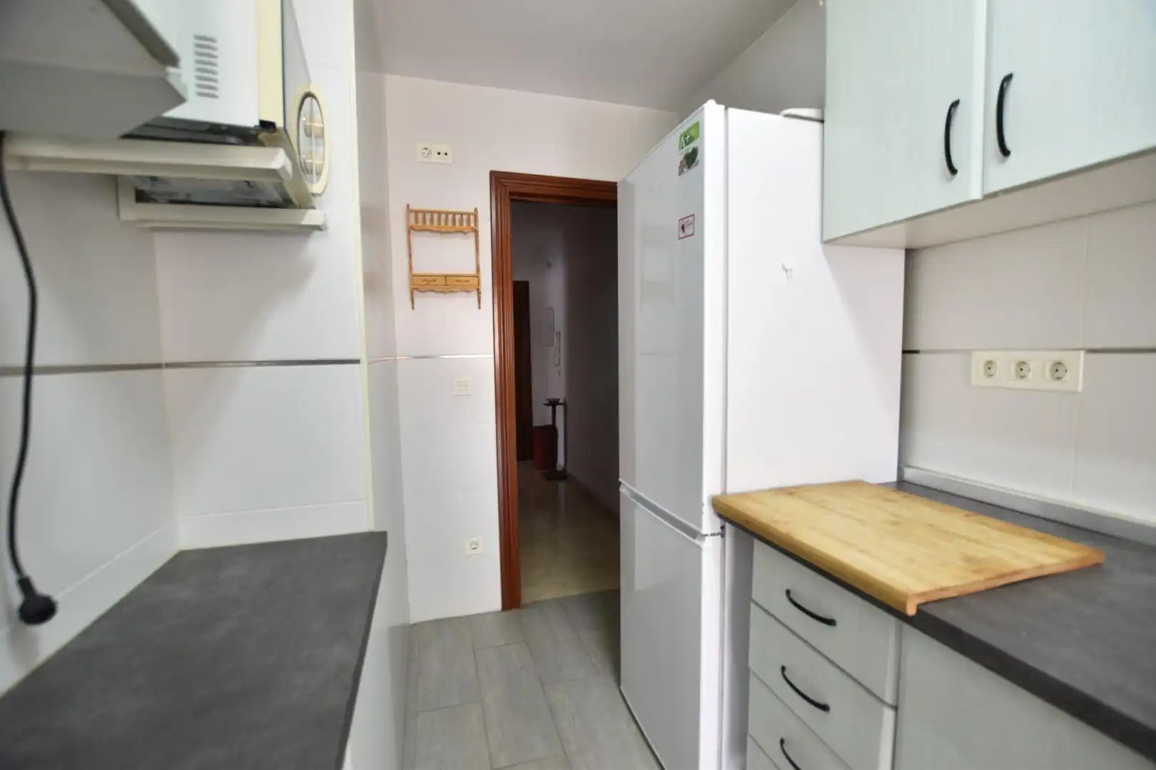 Cuina de Pis de lloguer en Granada amb Aire condicionat, Moblat i Balcó