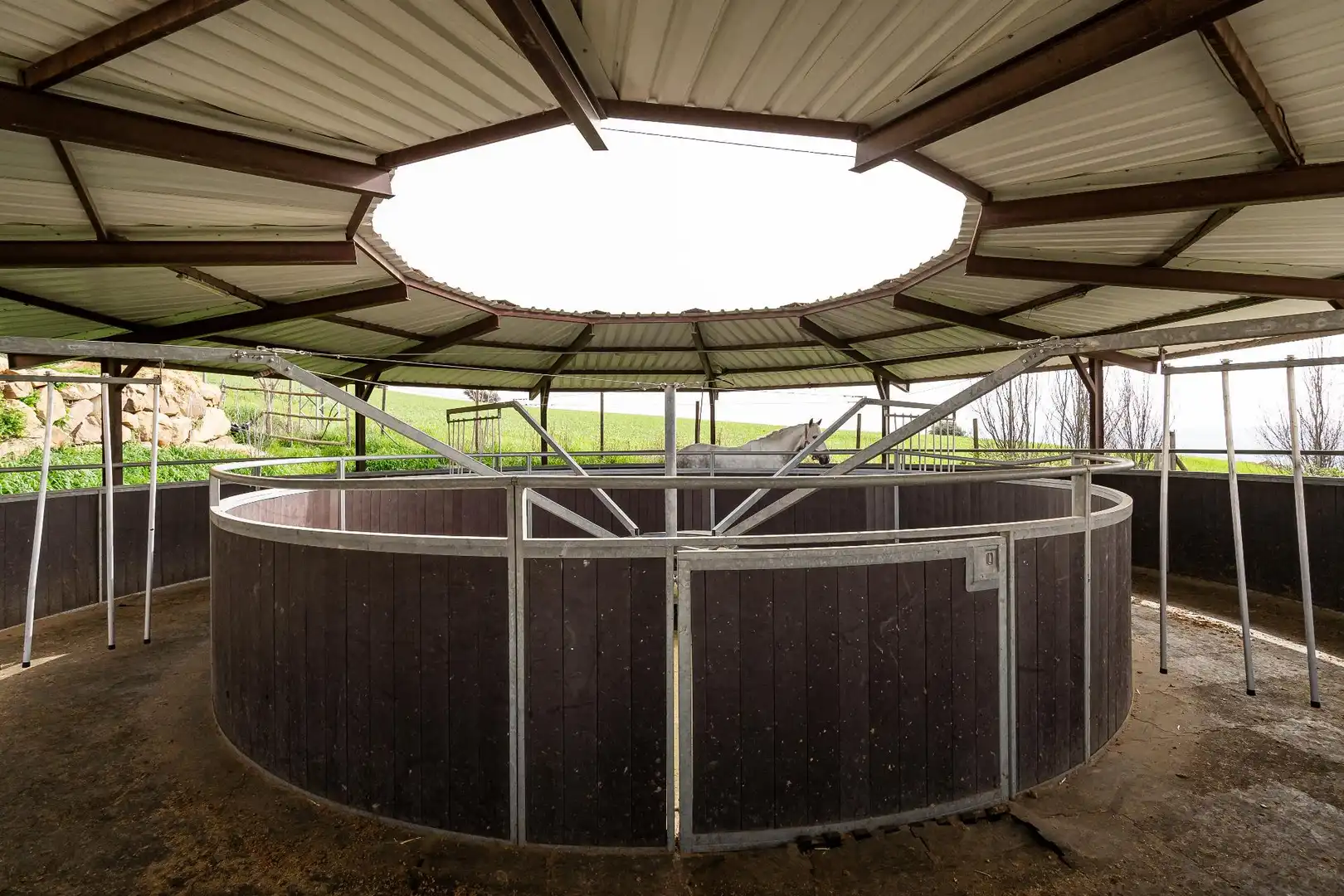 Vista exterior de Finca rústica en venta en Villanueva de la Concepción con Terraza, Piscina y Amueblado