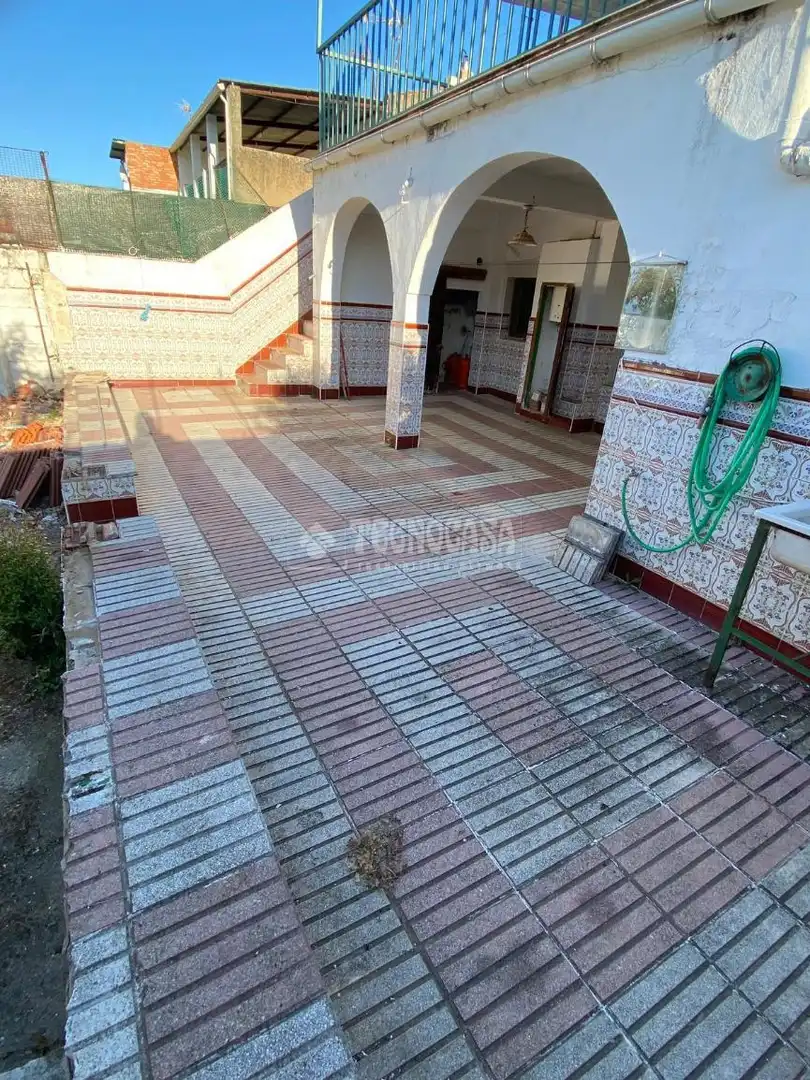 Terrassa de Casa adosada en venda en Esparragalejo amb Calefacció
