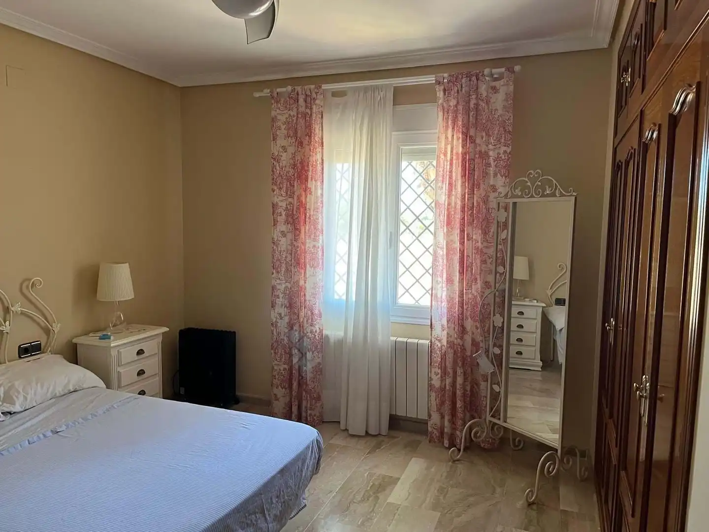 Dormitori de Casa adosada en venda en Córdoba