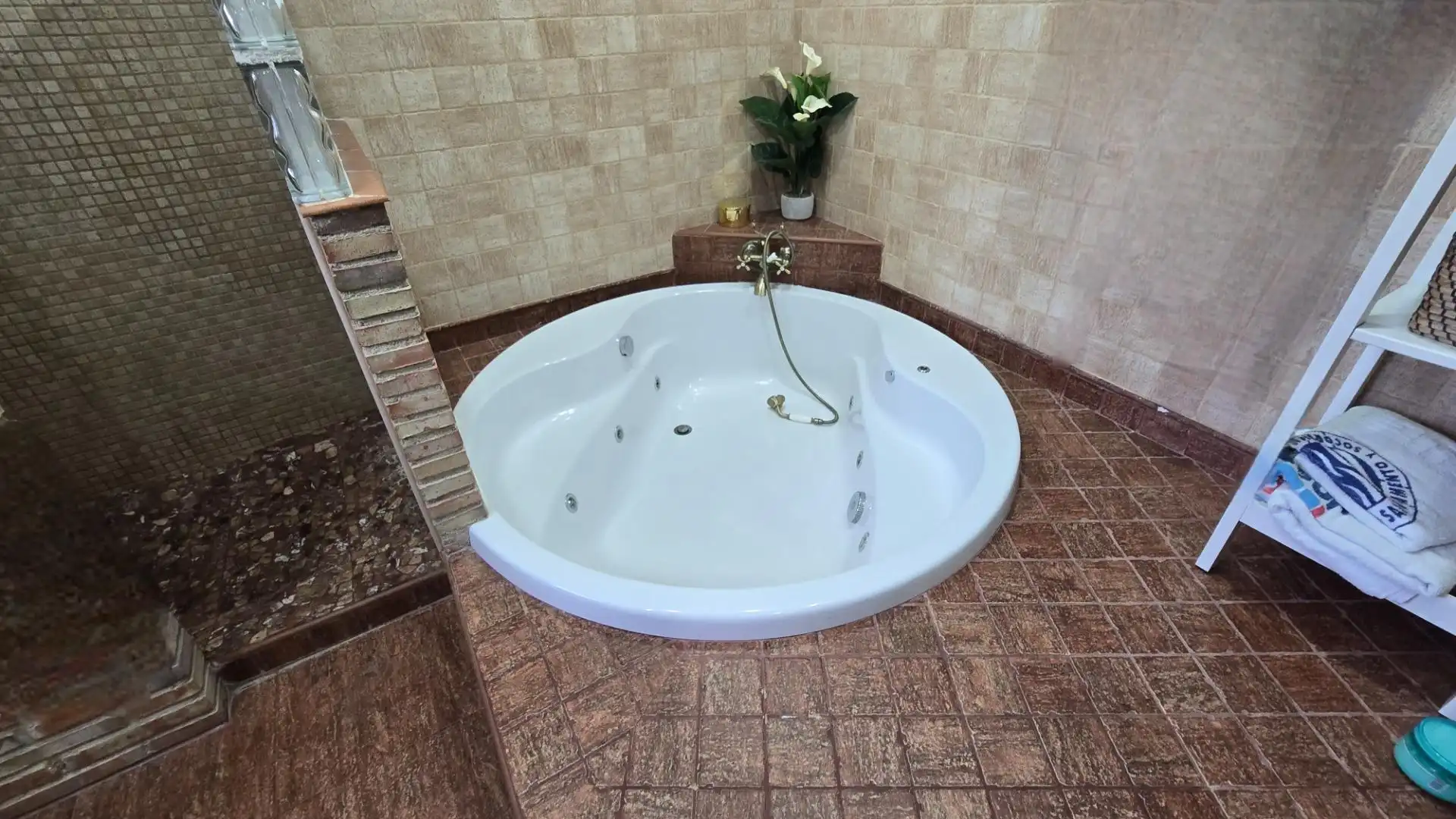 Bathroom of Houses for sale in Elche / Elx  with Air Conditioner, Private garden and Terrace