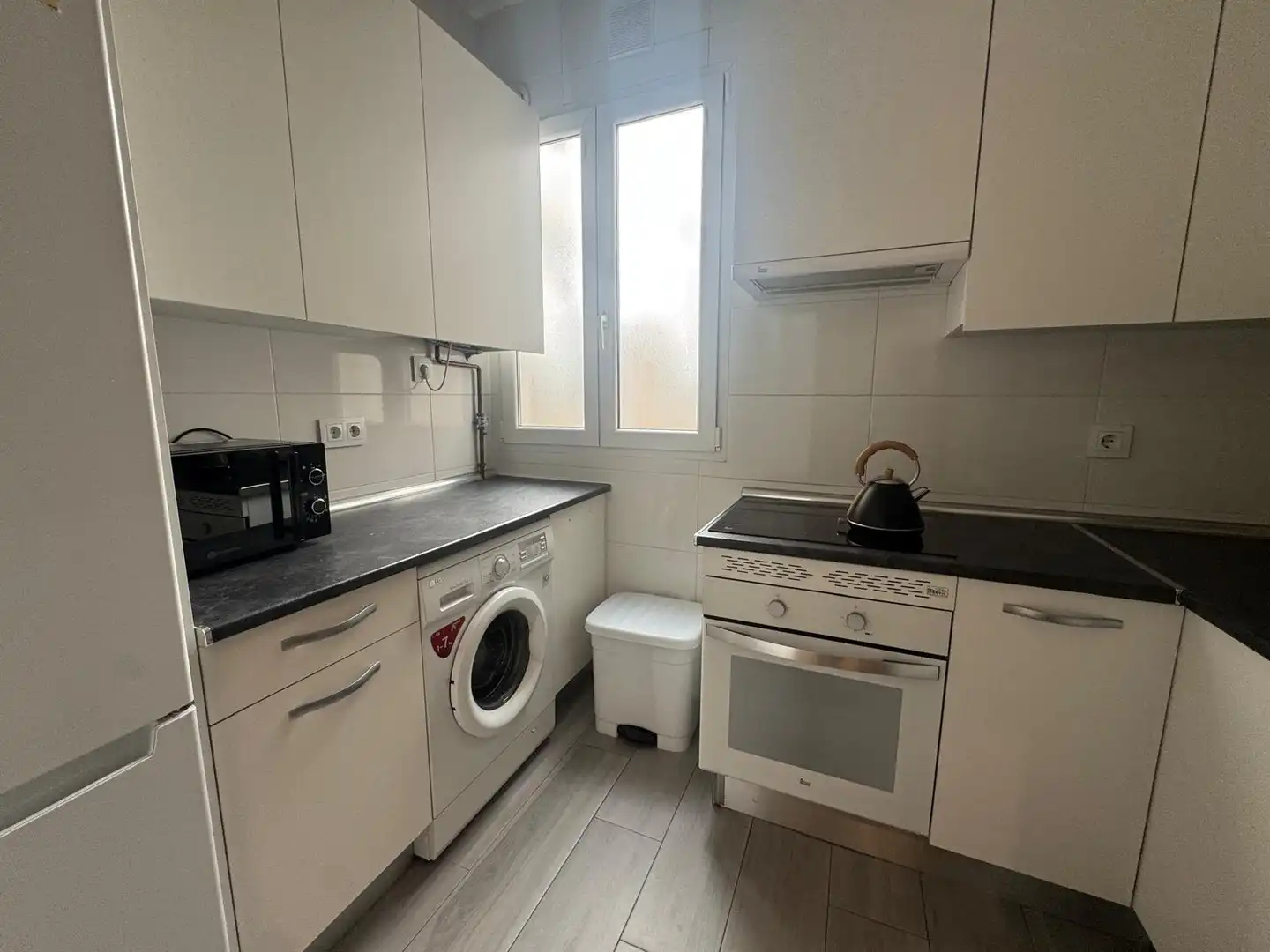 Cocina de Piso en venta en Madrid con Calefacción, TV y Balcón