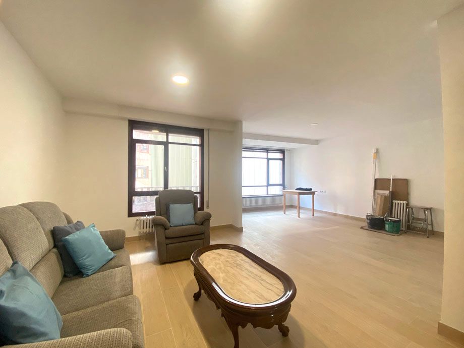 Sala de estar de Piso en venta en Vitoria - Gasteiz con Calefacción, Terraza y Trastero