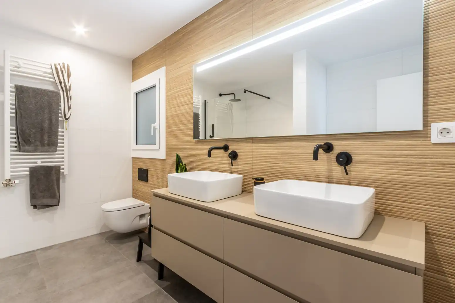 Badezimmer von Wohnung zum Verkauf in Terrassa mit Klimaanlage, Heizung und Parkett
