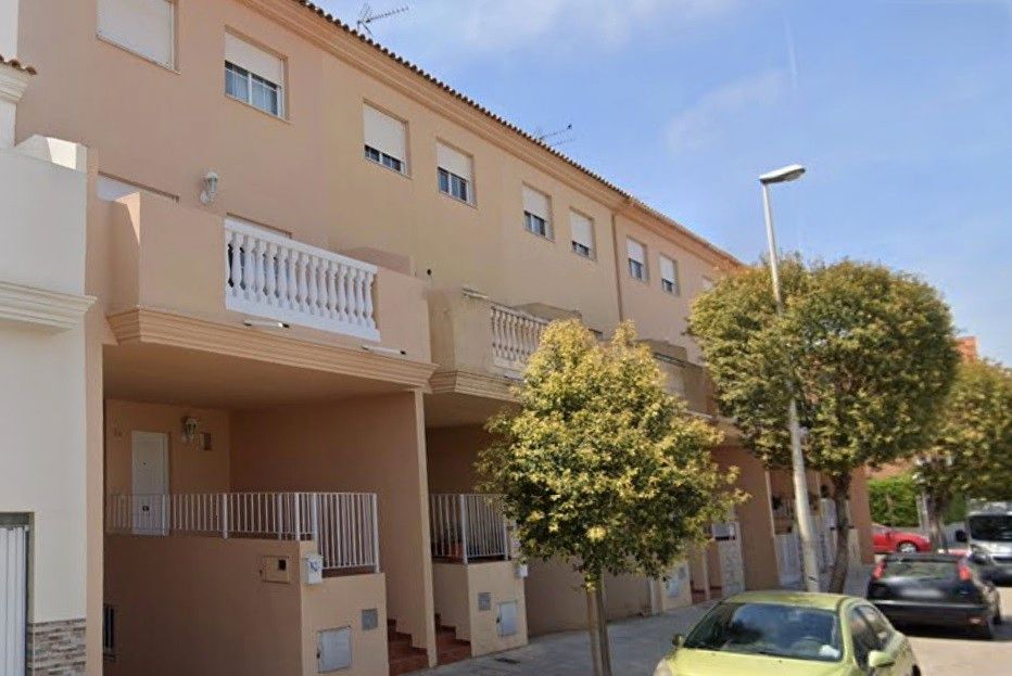 Vista exterior de Casa adosada en venda en Foios