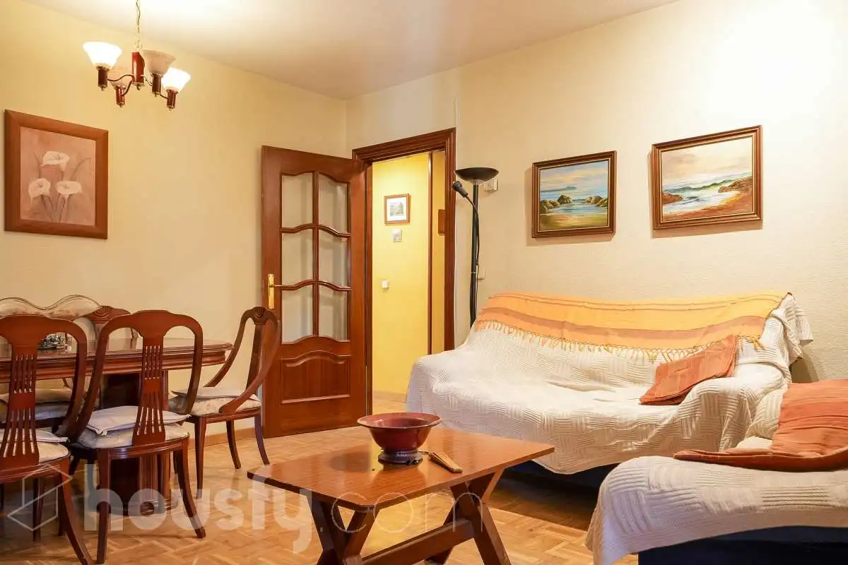 Sala d'estar de Pis en venda en Madrid amb Aire condicionat, Calefacció i Jardí privat