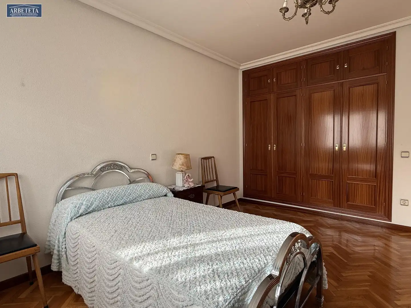 Schlafzimmer von Einfamilien-Reihenhaus zum Verkauf in Guadalajara mit Heizung, Parkett und Terrasse