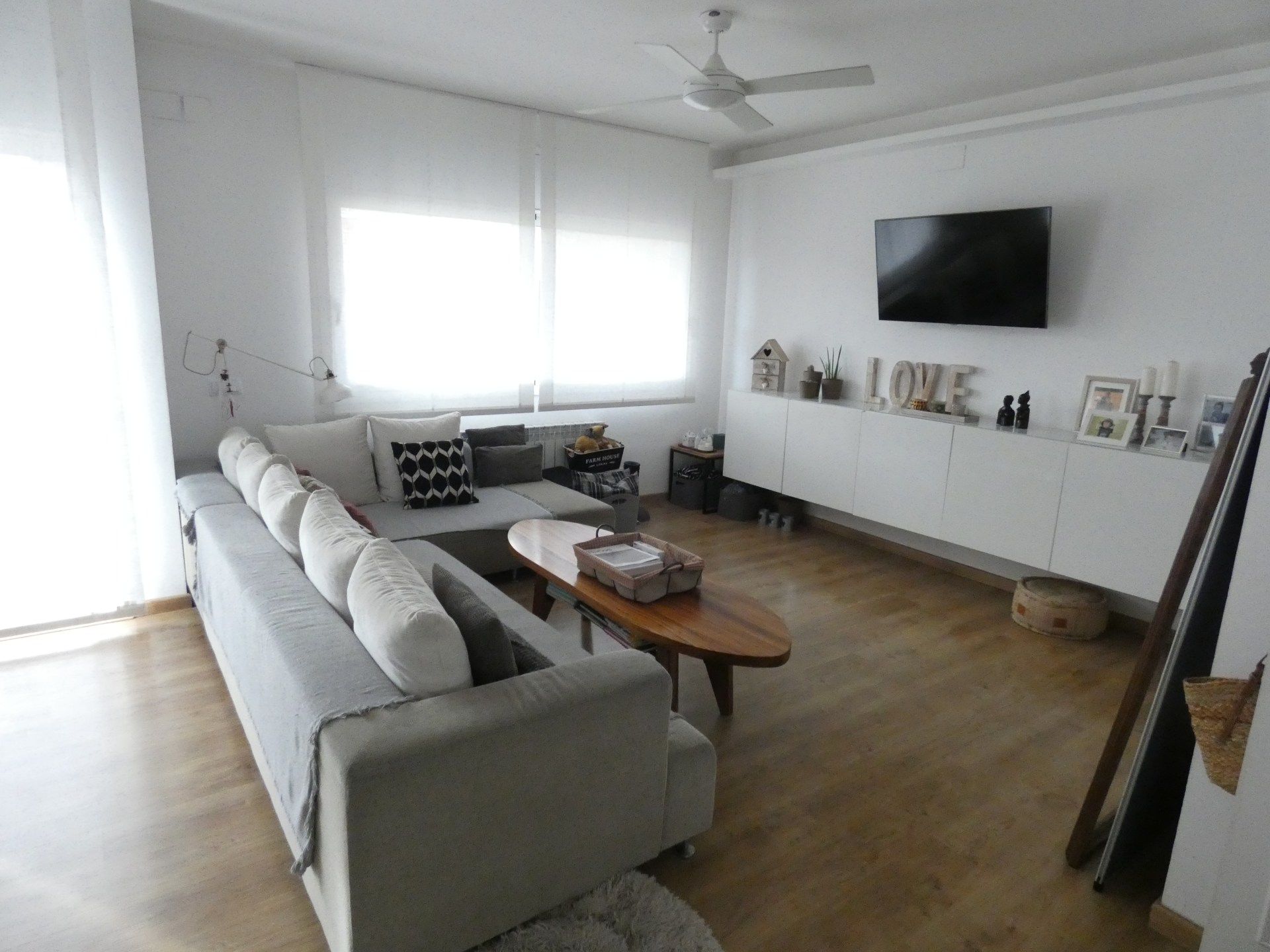 Living room of Single-family semi-detached for sale in Cerdanyola del Vallès  with Heating, Terrace and Storage room