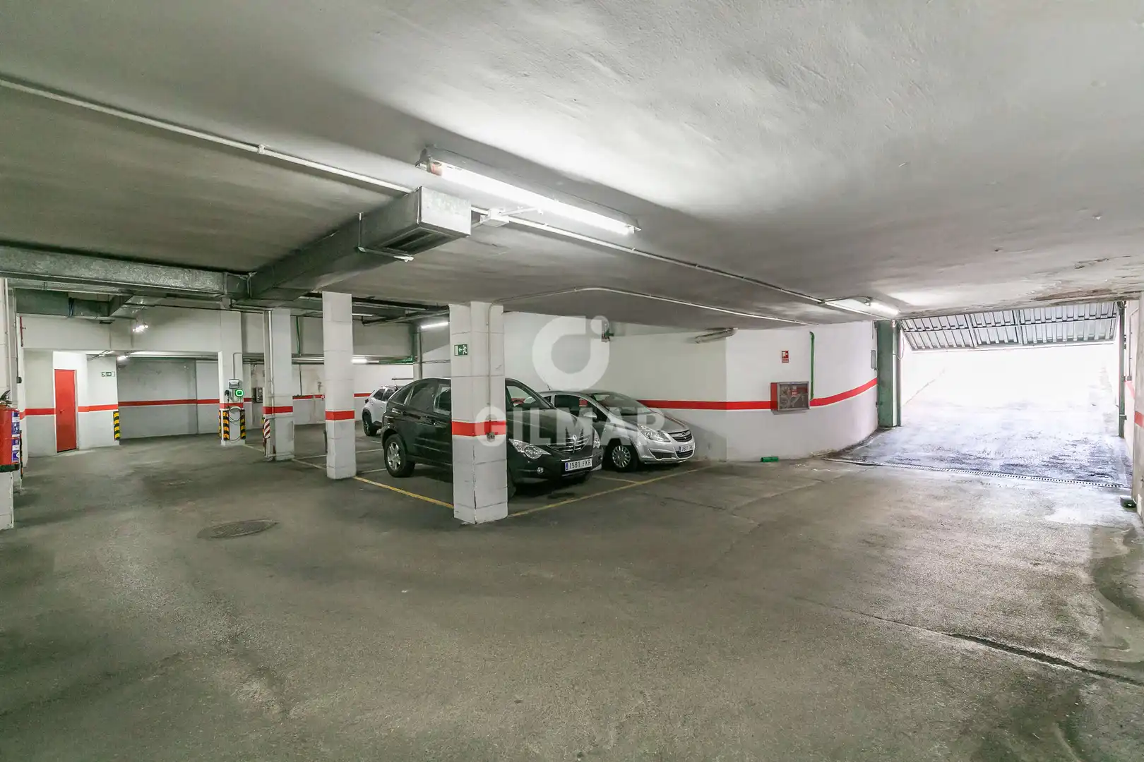 Parking de Piso en venta en Madrid con Calefacción, Jardín privado y Piscina