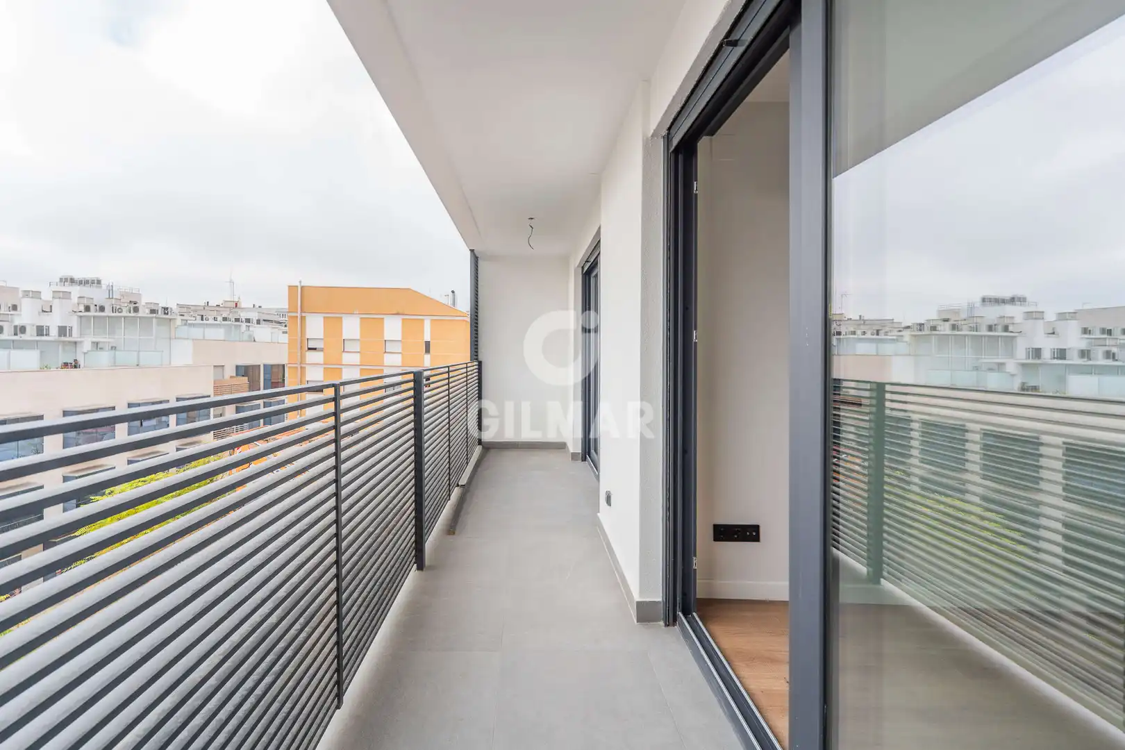 Terraza de Ático en venta en Madrid con Calefacción, Trastero y Balcón