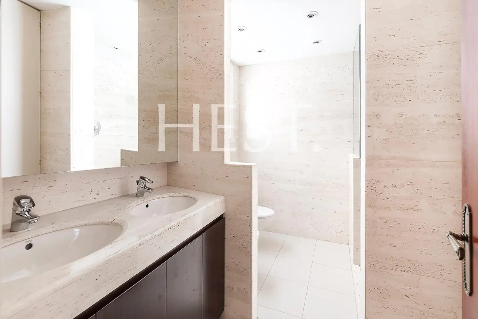 Baño de Piso de alquiler en Barcelona con Calefacción, Jardín privado y Parquet