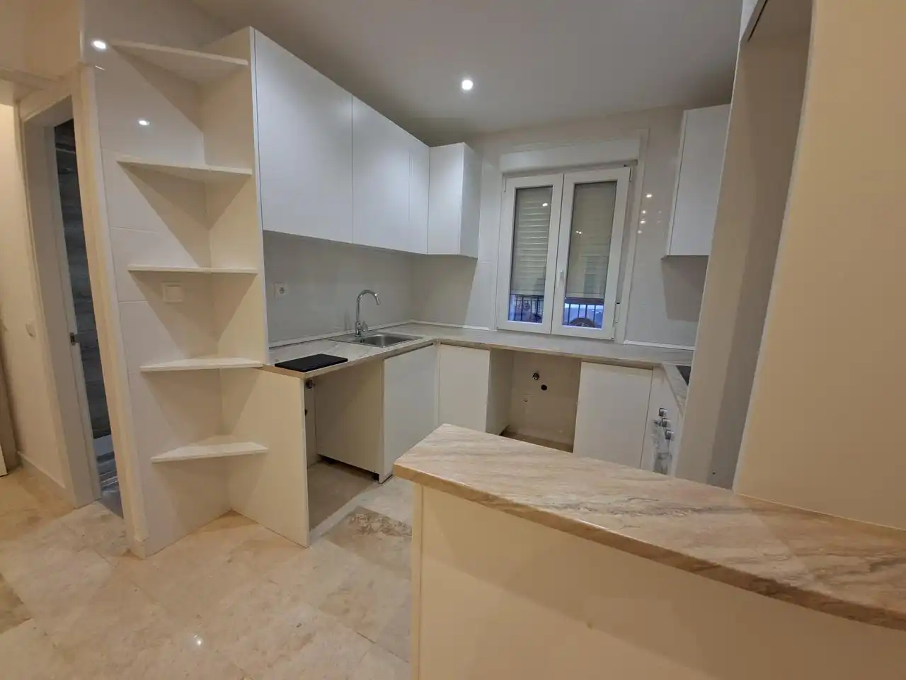 Cuina de Planta baixa en venda en Madrid amb Aire condicionat i Calefacció