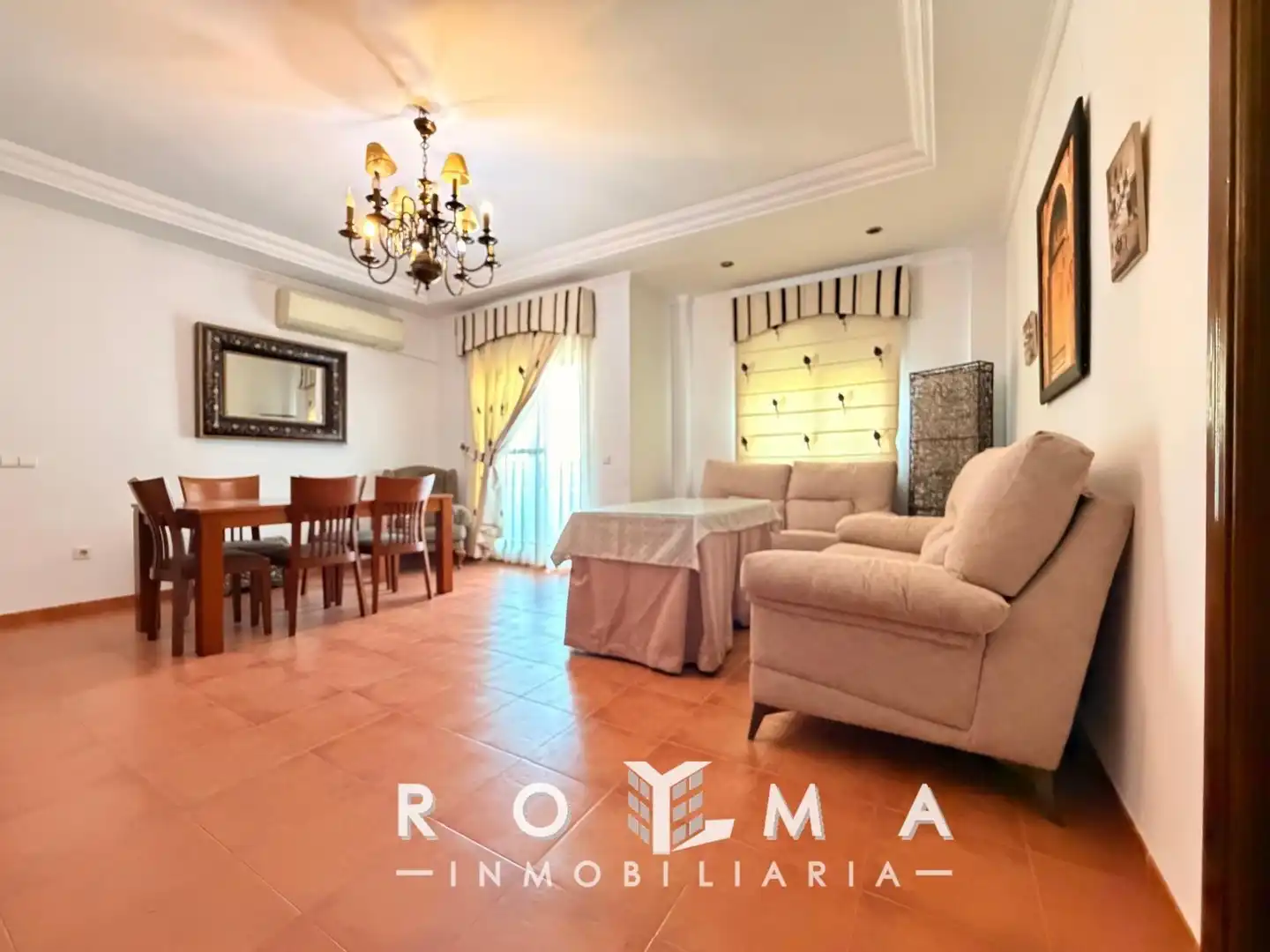 Sala de estar de Piso de alquiler en Dos Hermanas con Aire acondicionado, Calefacción y Jardín privado