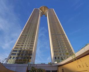 Vista exterior de Estudi en venda en Benidorm amb Aire condicionat, Calefacció i Jardí privat