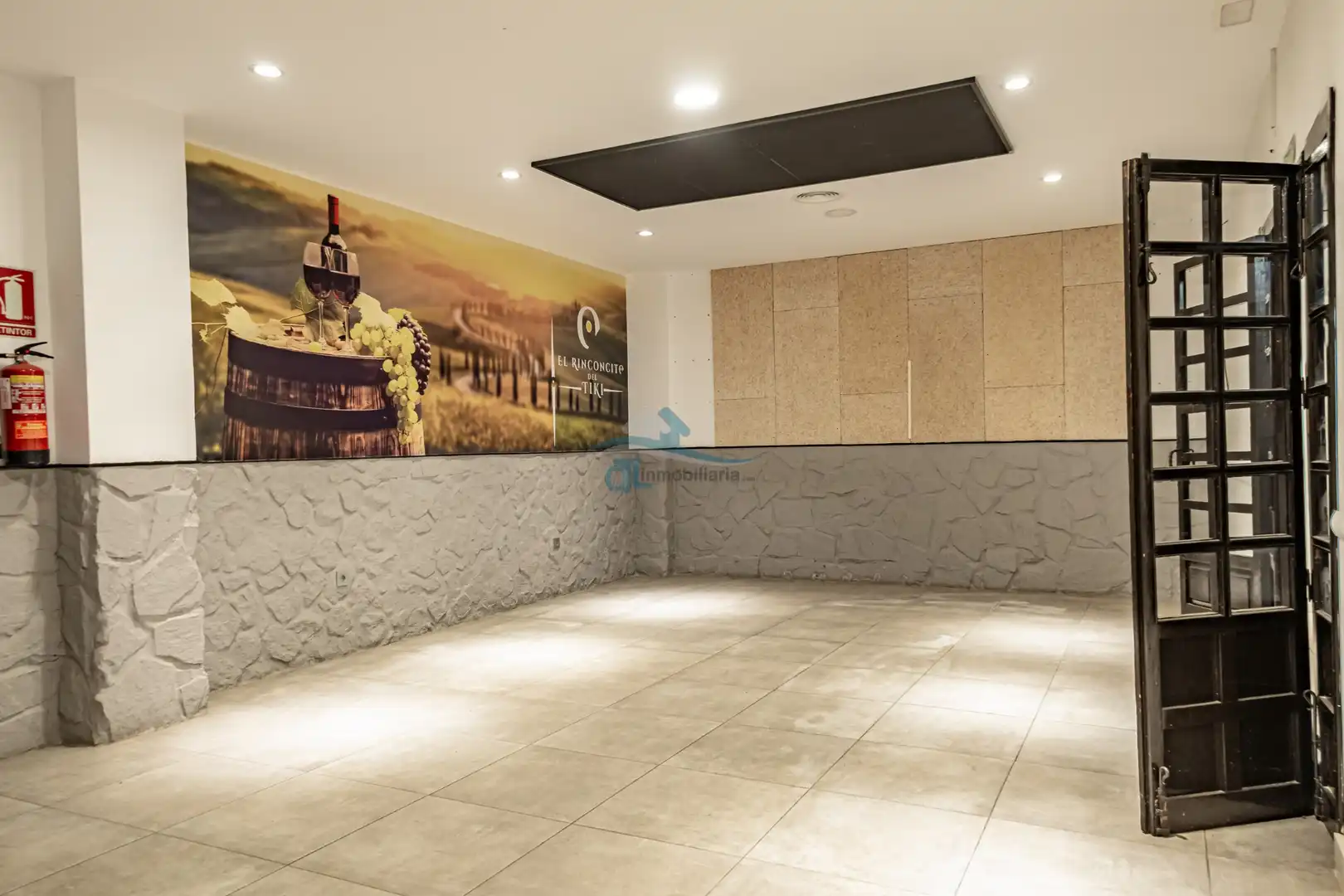 Commercial properties for rent in Linares  with Air Conditioner