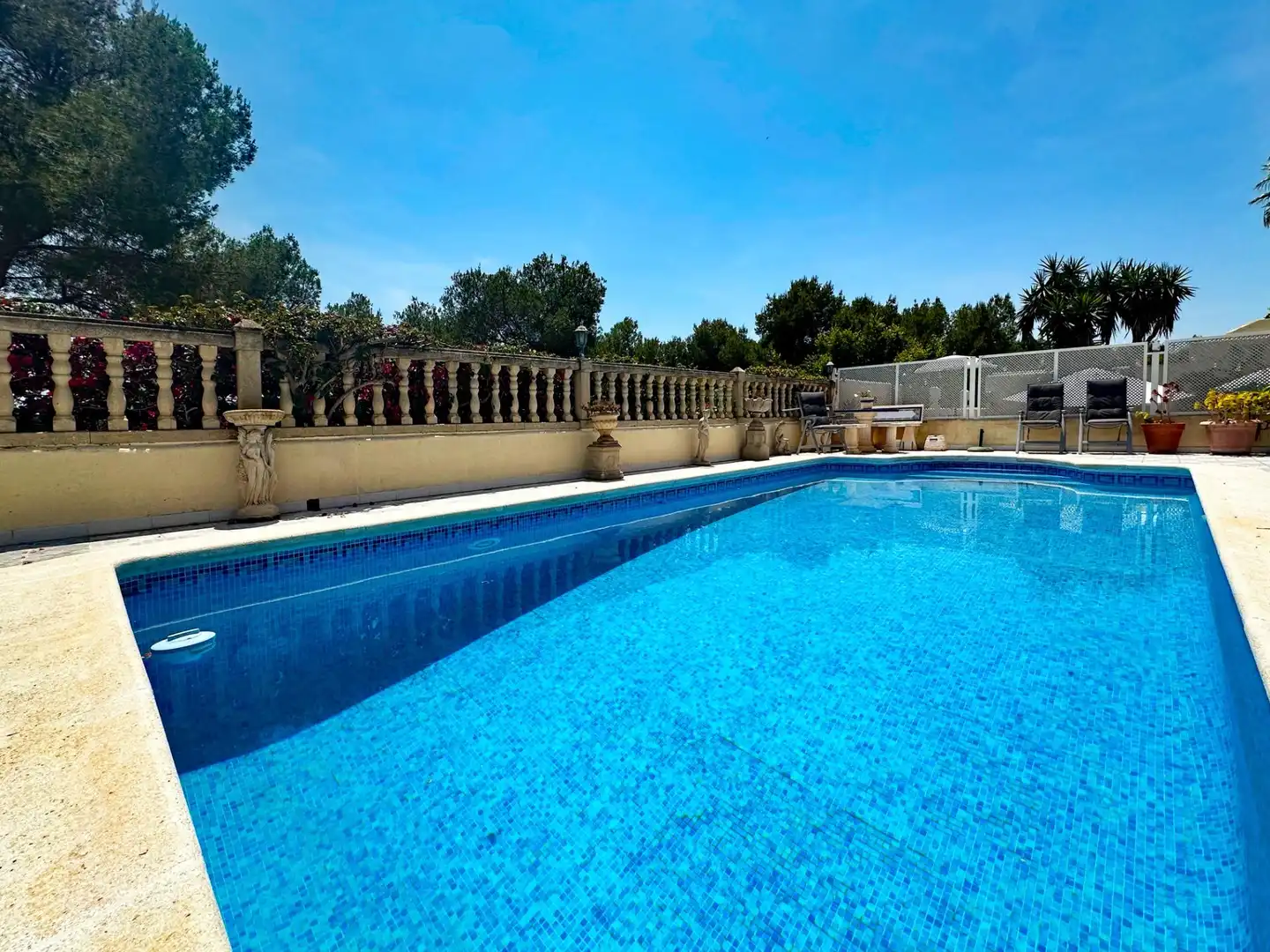 Piscina de Casa adosada en venta en Orihuela con Aire acondicionado, Terraza y Trastero