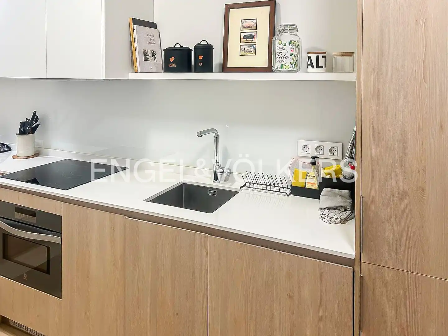 Kitchen of Flat for rent in Madrid  with Air Conditioner, Heating and Furnished