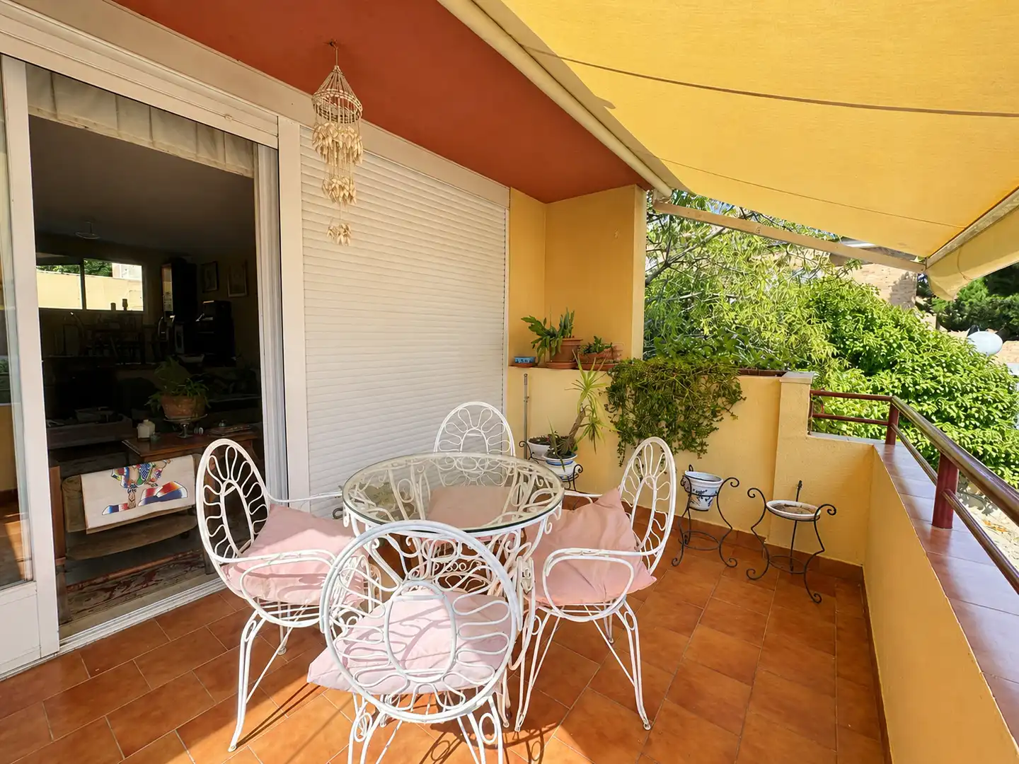Terrasse von Einfamilien-Reihenhaus zum Verkauf in Torrelodones mit Gemeinschaftspool