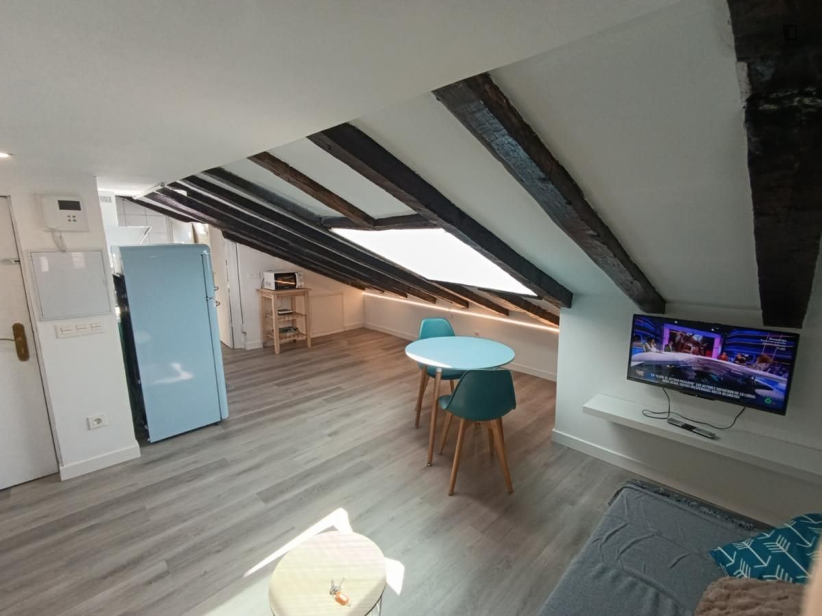 Study for rent in El Carmen - Barrio Gimeno